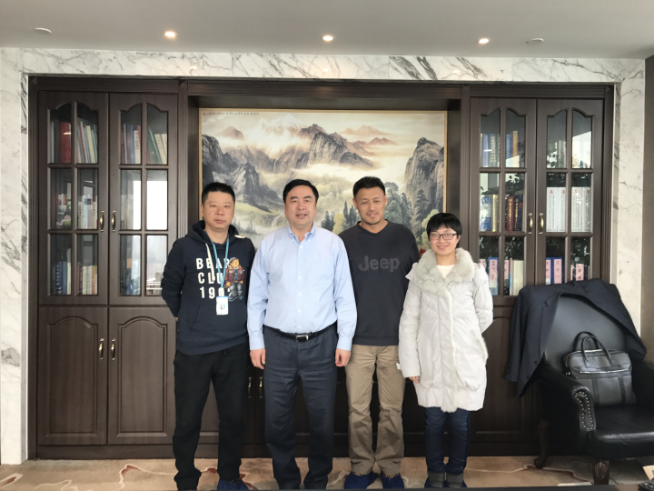 6-趙振元同志和新疆分院張松濤、總包公司房弢、潘柯樾親切合影.jpg