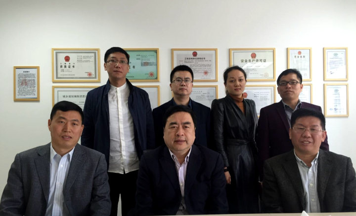 3-趙振元同志與南通分院周安舉、賀奎田、趙宇、郭明偉、于海燕、唐鋒等同志親切合影.jpg