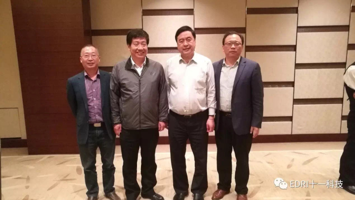 3-趙振元同志與劉濟(jì)東、樊后檐、王明云同志親切合影.jpg